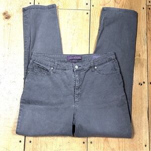 Gloria Vanderbilt Amanda 2.0, Slim Leg Stretchy Gray Jeans. Size 14